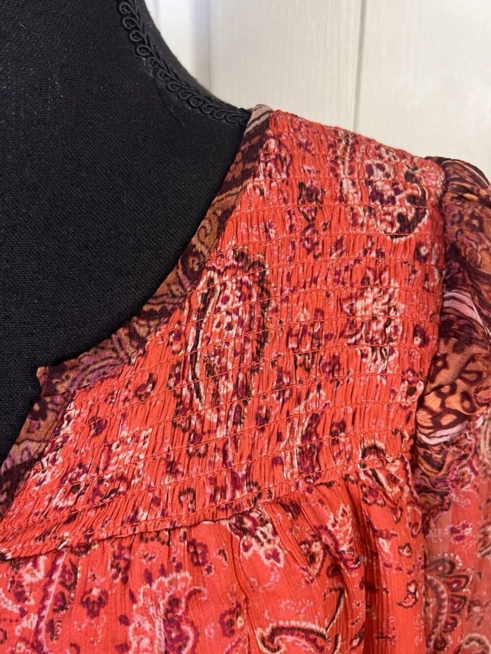 Sundance Long Sleeve Viscose Crinkle Top Sz S Boho Smocked Paisley Peasant V Nec - Picture 4 of 9